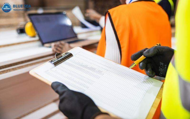 Chi tiết các khoản phí và phụ phí trong báo giá vận tải đường biển 